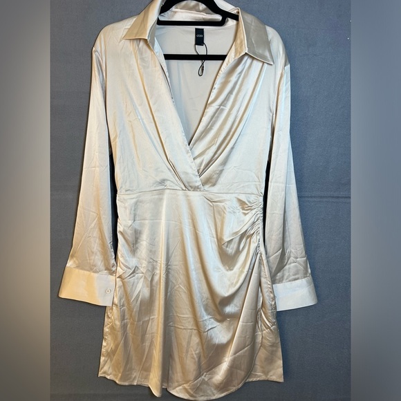 Cider L Champagne Satin Split Neck Collared Long Sleeve Gathered Side Dress - Picture 2 of 4